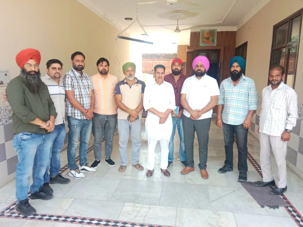 ਮਾਲਵਿੰਦਰ ਸਿੰਘ ਕੰਗ ਦੇ ਲਈ ਉਹਨਾਂ ਦੇ ਭਰਾ ਸੰਦੀਪ ਕੰਗ ਪਹੁੰਚੇ ਨੁੱਕੜ ਮੀਟਿੰਗਾ ਵਿੱਚ